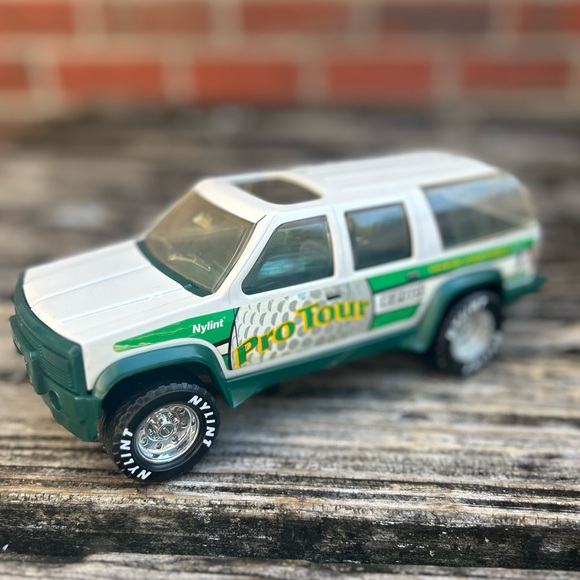 Vintage 1994 Nylint Bass Chaser Gone Fishin’ SUV & Pro Tour Golf SUV C9 - Picture 12 of 12